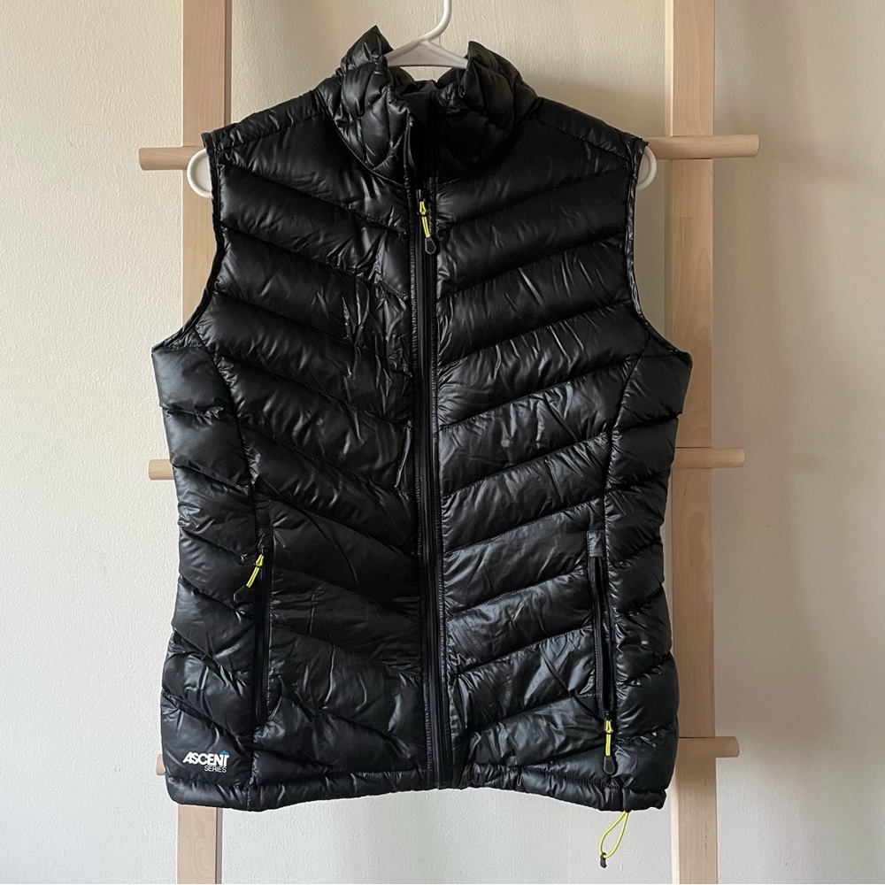Women’s EMS Black Puffer Vest Size M